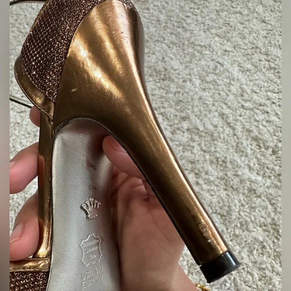 Nina size 9 bronze/copper gold shimmer peep toe pumps-EUC - Picture 7 of 10